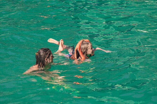 Private Phi Phi 5 Star Islands Full Day Tour - Phi Phi Don: snorkeling payoff plus real Thai lunch time