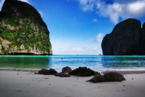 Private Phi Phi Early Bird Premium Tour - Royal Phuket Marina check-in and breakfast timing