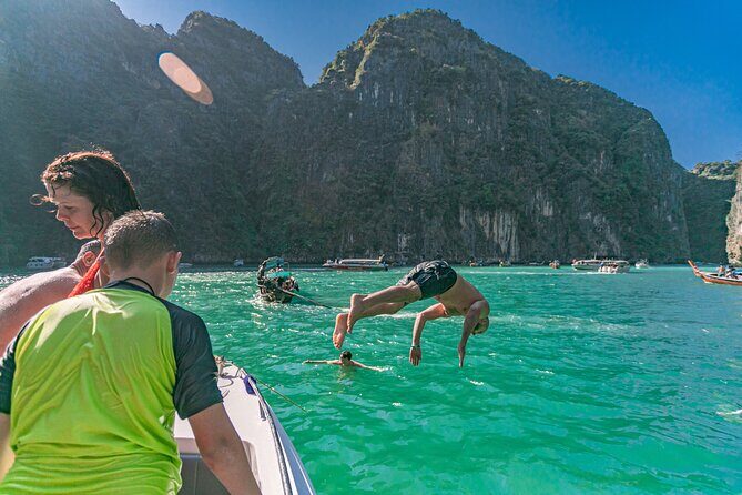 Private Phi Phi Islands & Bamboo Full Day Tour with snorkeling - Lunch on Phi Phi Don: Thai food, small streets, and local browsing