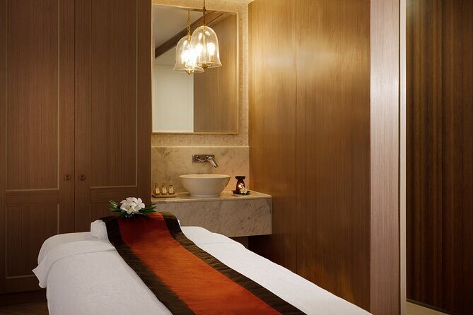 Private Royal Siam Thai Package with Thai Massage in Phuket - Avista Grande Karon Resort & Spa Phuket: finding the meeting point without stress