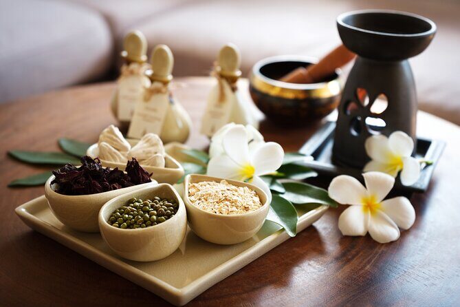 Private Royal Siam Thai Package with Thai Massage in Phuket - Coconut scrub (30 minutes): the moment your body realizes it can relax