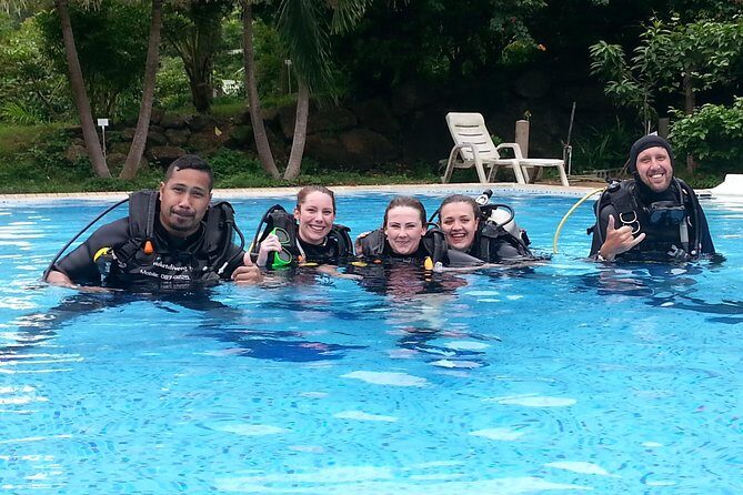 Scuba diving Pool lesson for beginners (1 hour ) - The value of $39: gear, insurance, and small-group coaching