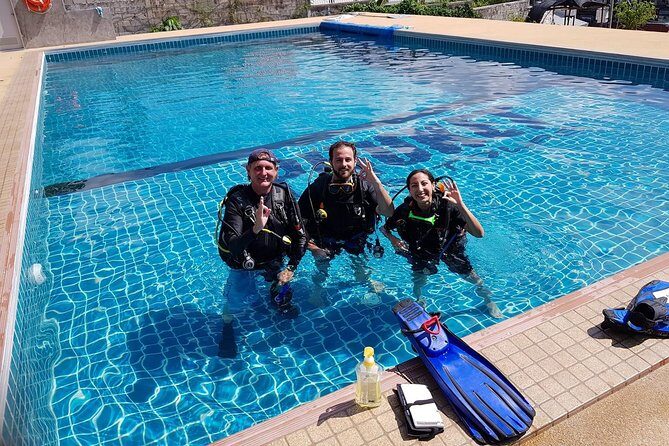Scuba diving Pool lesson for beginners (1 hour ) - What happens in the pool: learning comfort before pressure