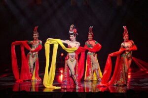 Simon Cabaret: Phuket’s Ladyboy Glamour Show - Your best seat choice: regular vs VIP in the Simon Cabaret theatre