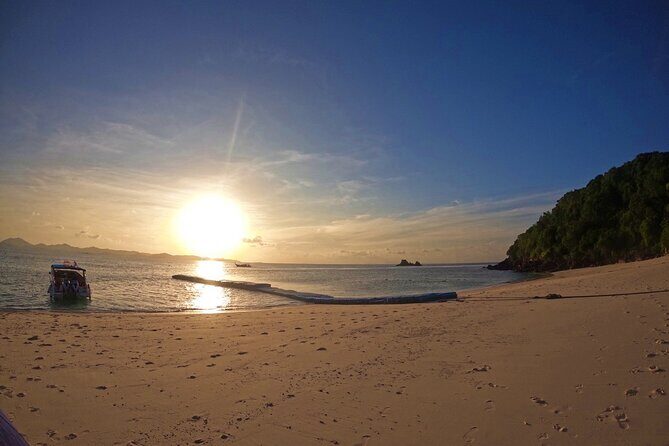 Small Group Phi Phi Islands Sunrise Tour with Seaview Lunch - Stop 7: The Return to Royal Phuket Marina (and Why Ending Early Helps)