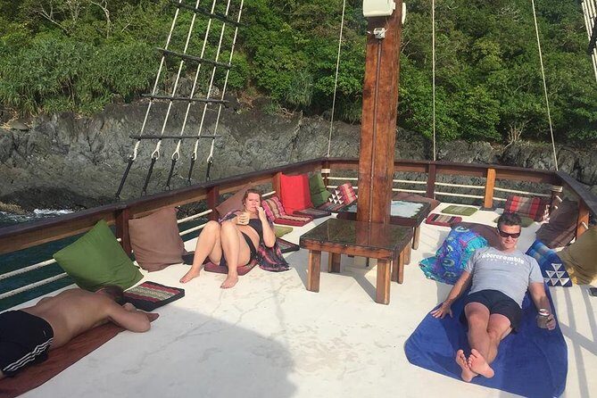 Sun & Sunset Dinner Cruise - Combine the best of both worlds - Boat comfort and crowding: 38 people max, not a private yacht